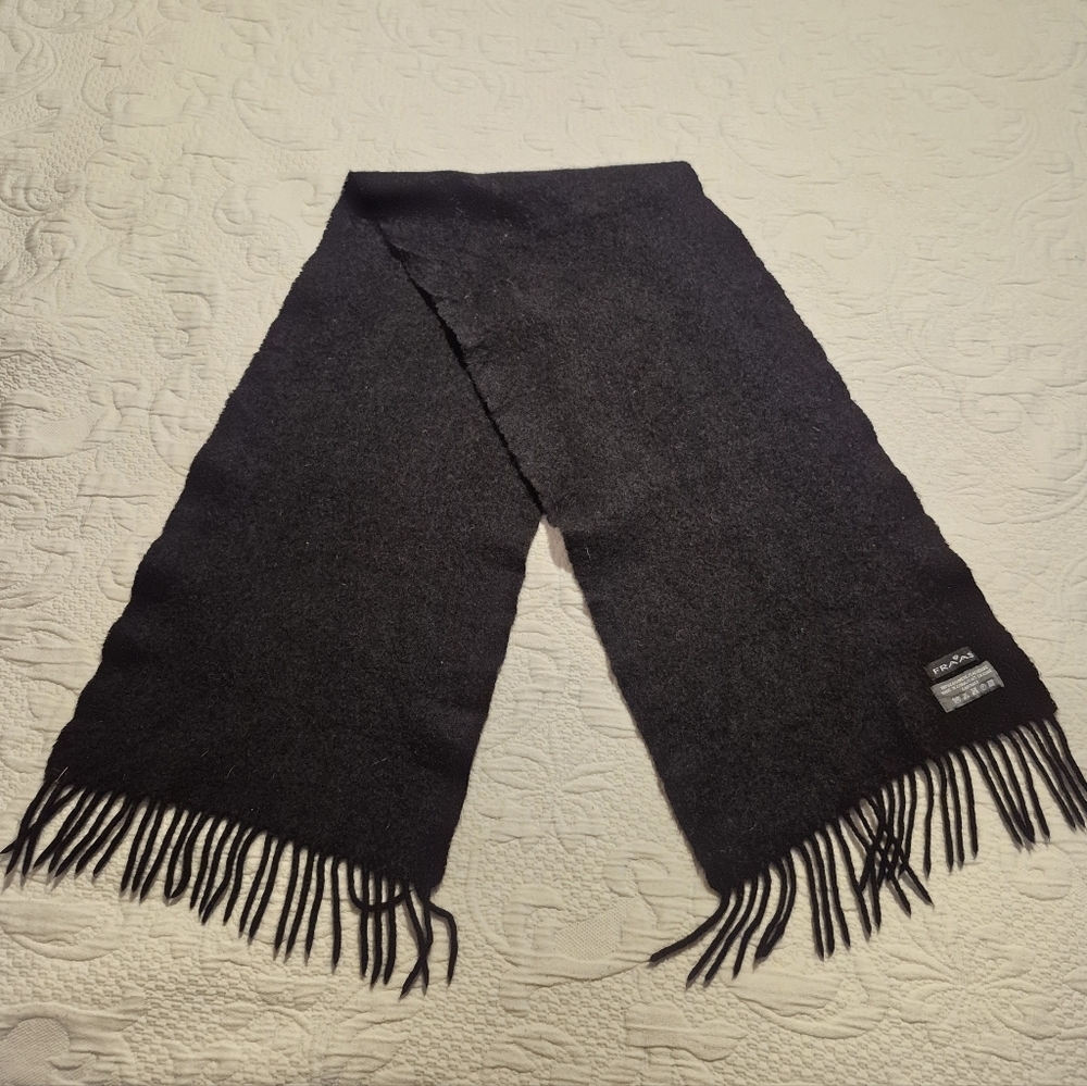 Fraas black men's or women's unisex cashmere fringed scarf EUC